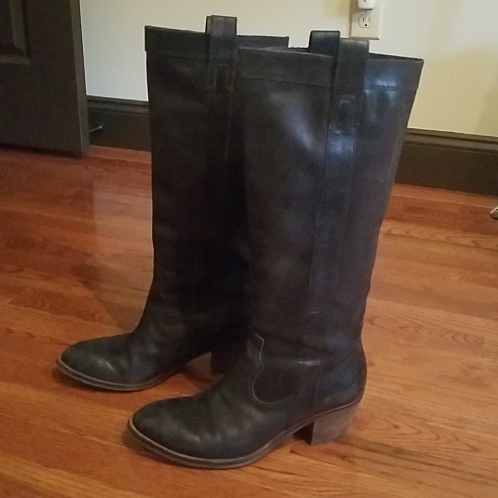 Guess women's boot